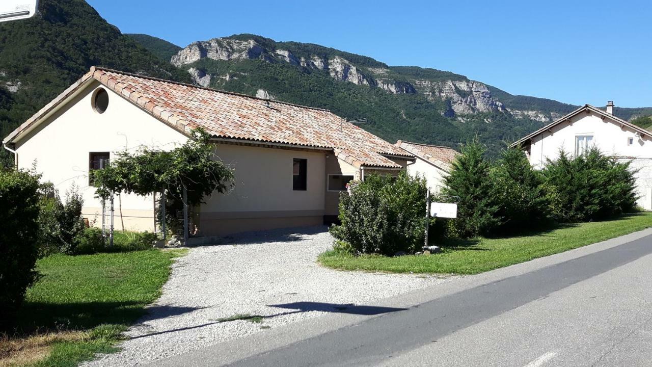 La Petite Maison 05 Trescléoux Exterior foto